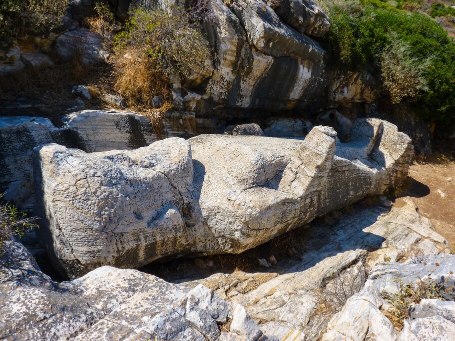 Kouros in the shade