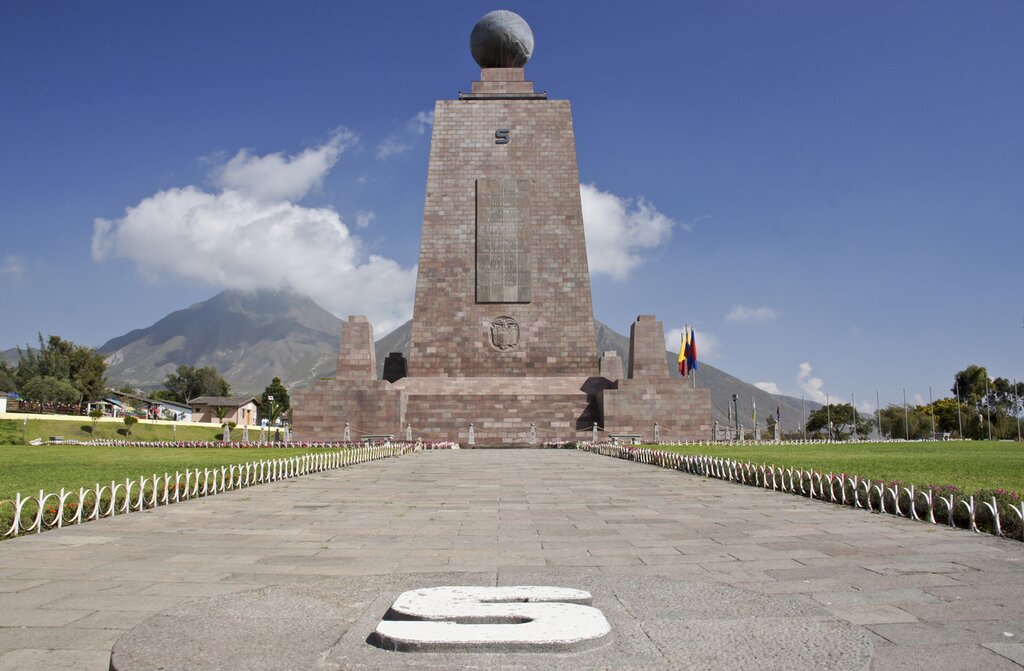 The Middle of the Earth monument
