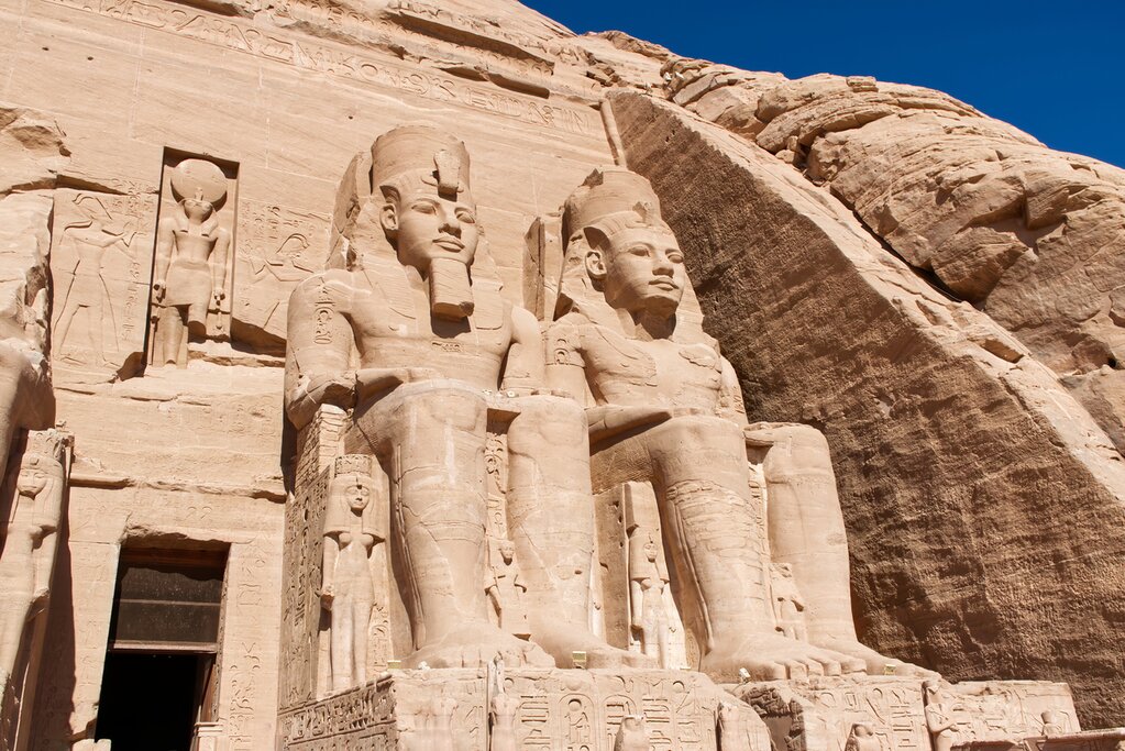 Full day tour to Abu Simbel