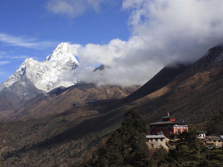 The view past Phunki Tenga