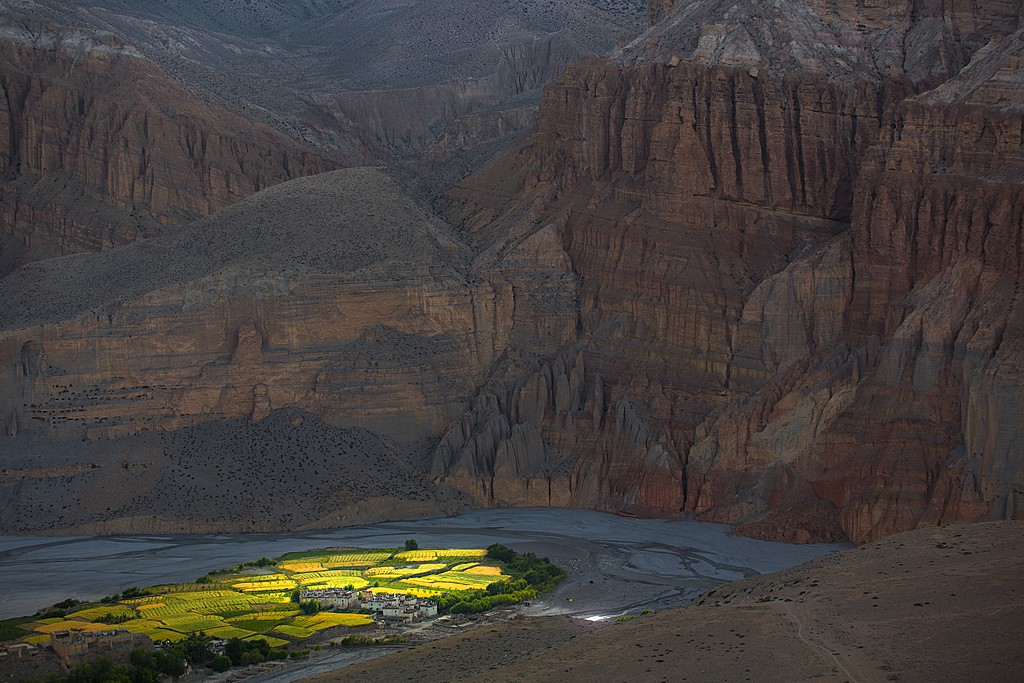Chhuksang village (2980m), Upper Mustang