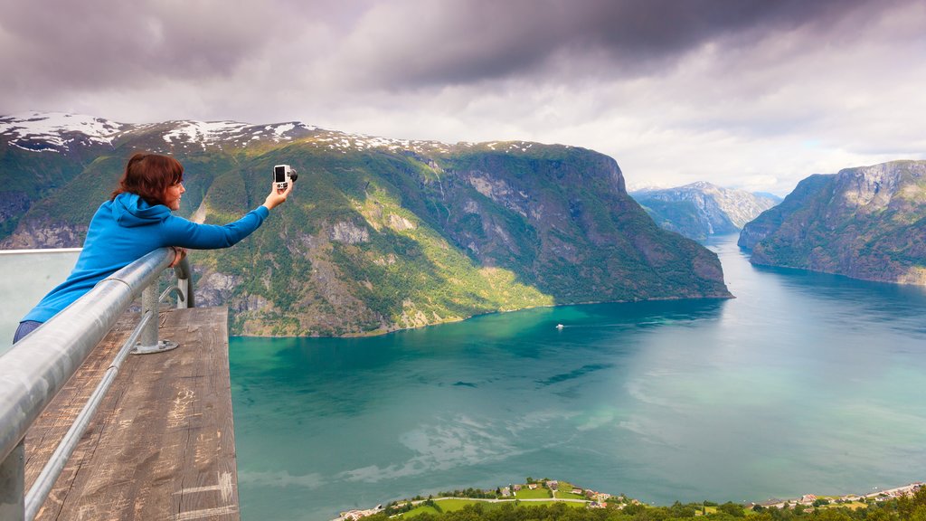 Early risers can visit Stegastein Viewpoint in the morning