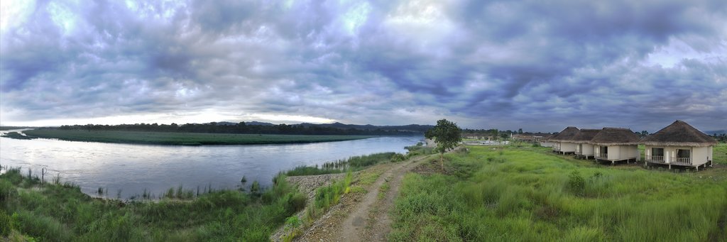 The banks of the Rapti River