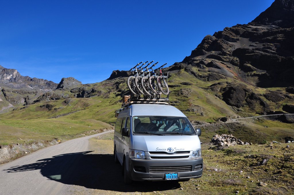 Amparaes Pass