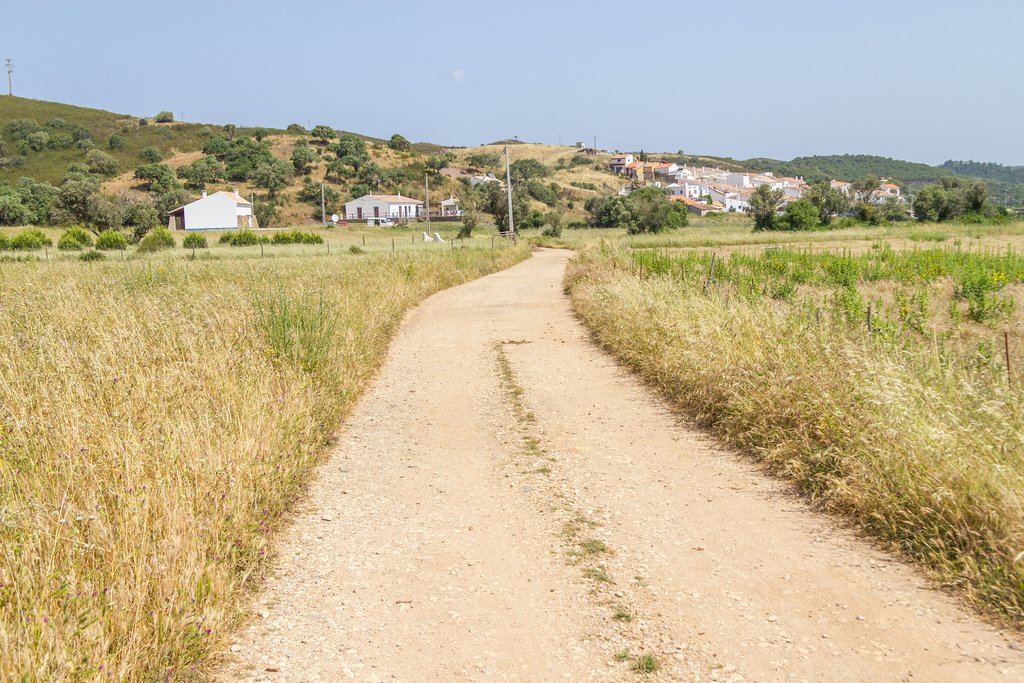 The idllic road to Pedralva