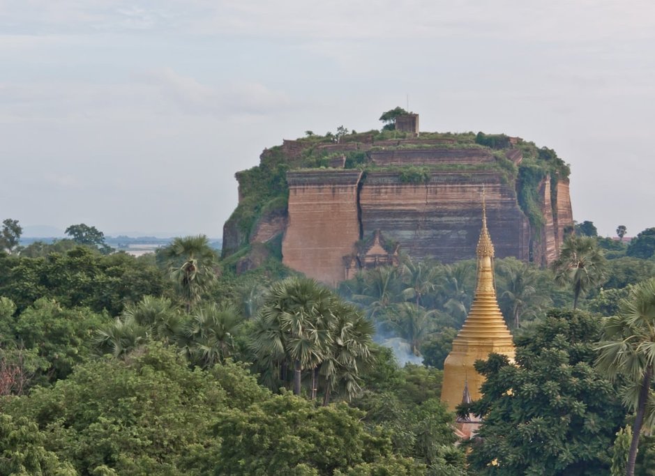 The unfinished pagoda in Mingun