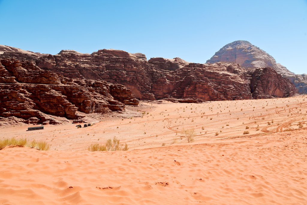 Desert, sand and mountains