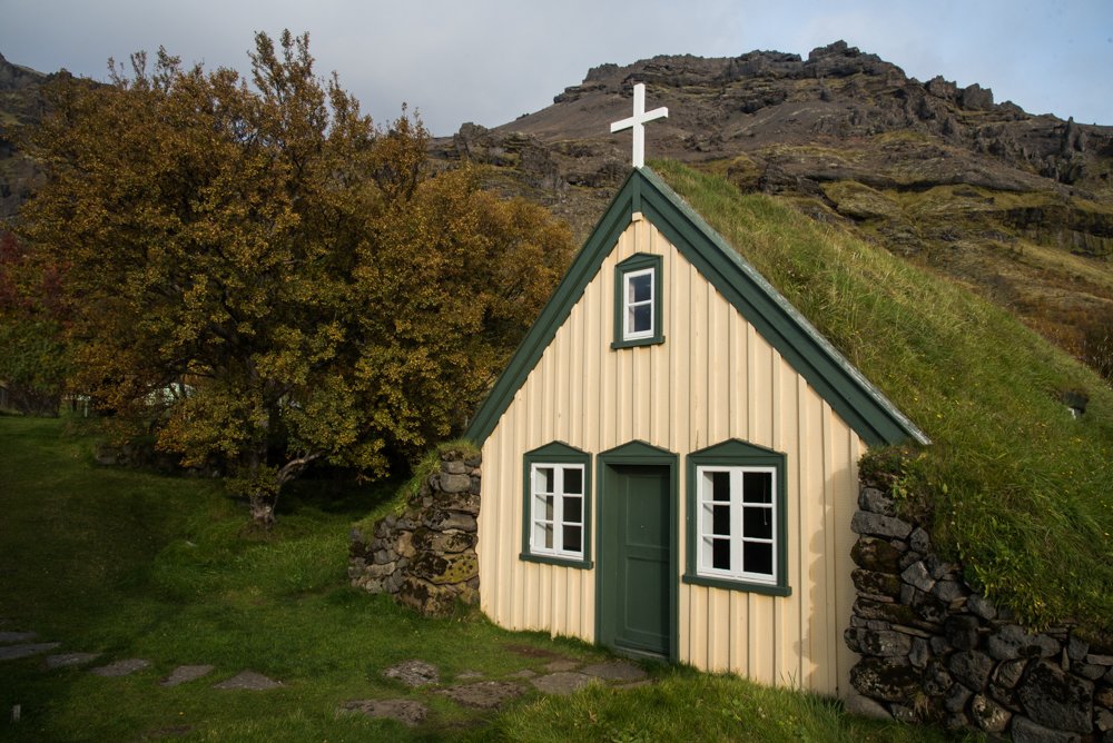 Turf church in Hof (photo by Chris McCarty)