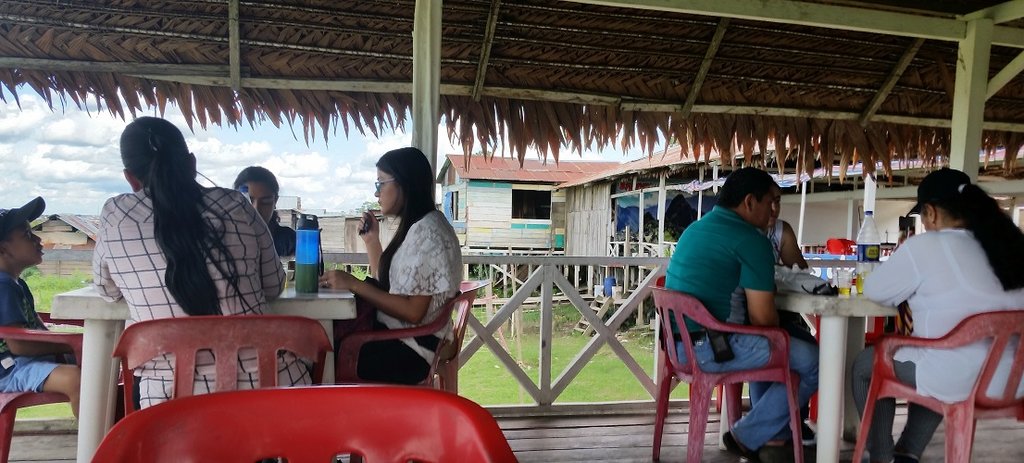 lunch at the Brisas del Amazonas restaurant