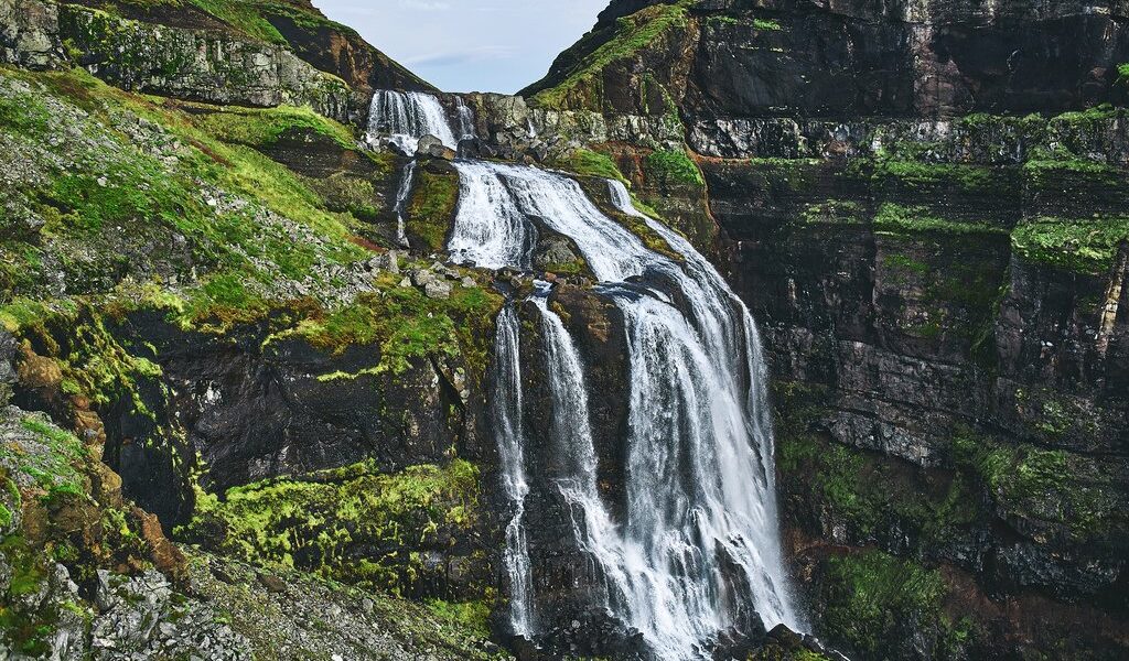 travel and Hiking to Iceland's highest waterfall - Glymur.