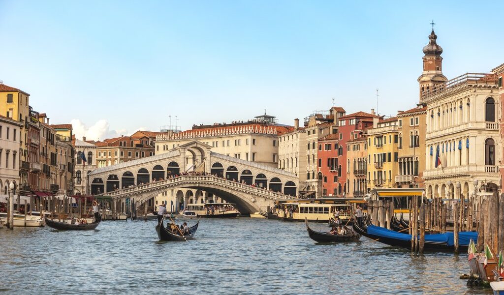 big-20801f3cd37dc0329856cf6cd4cf05fb