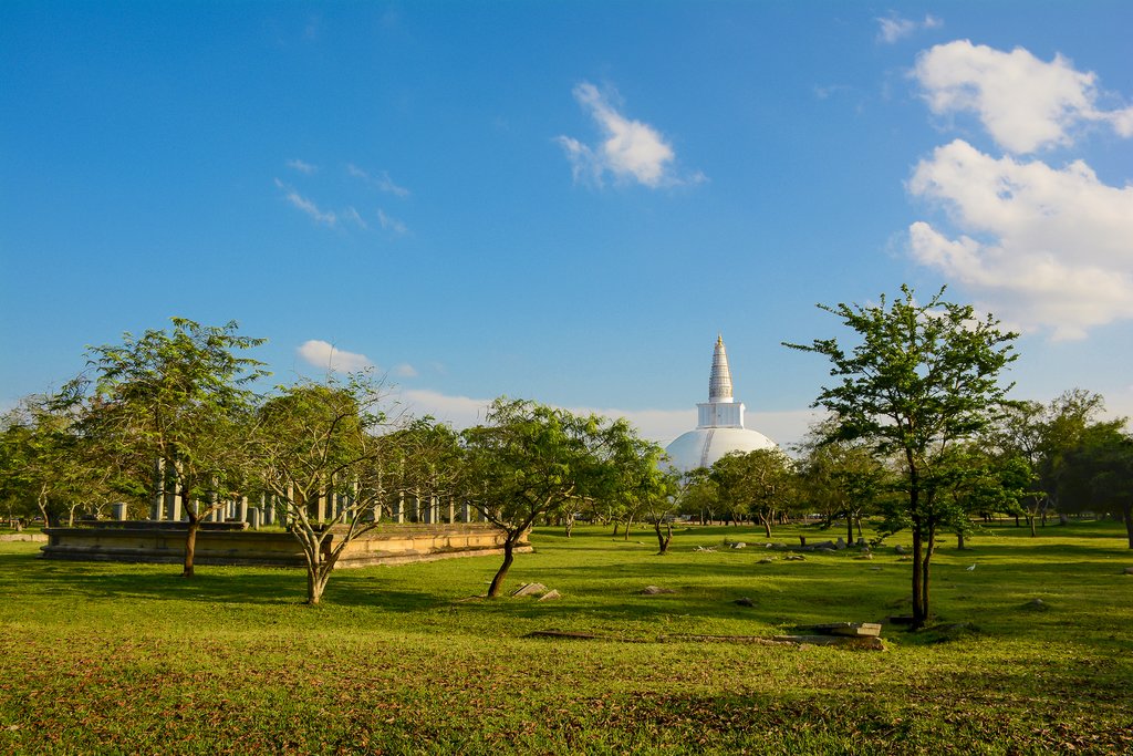 Sri Lanka - Anuradhapura - Ruwanweli Saya Dagoba