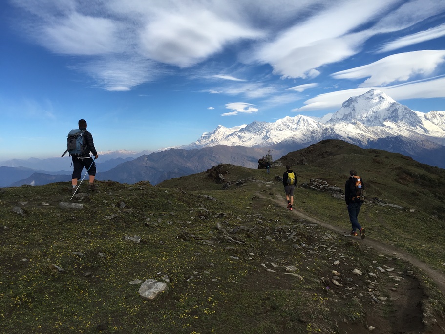Trekkers below Khopra Danda