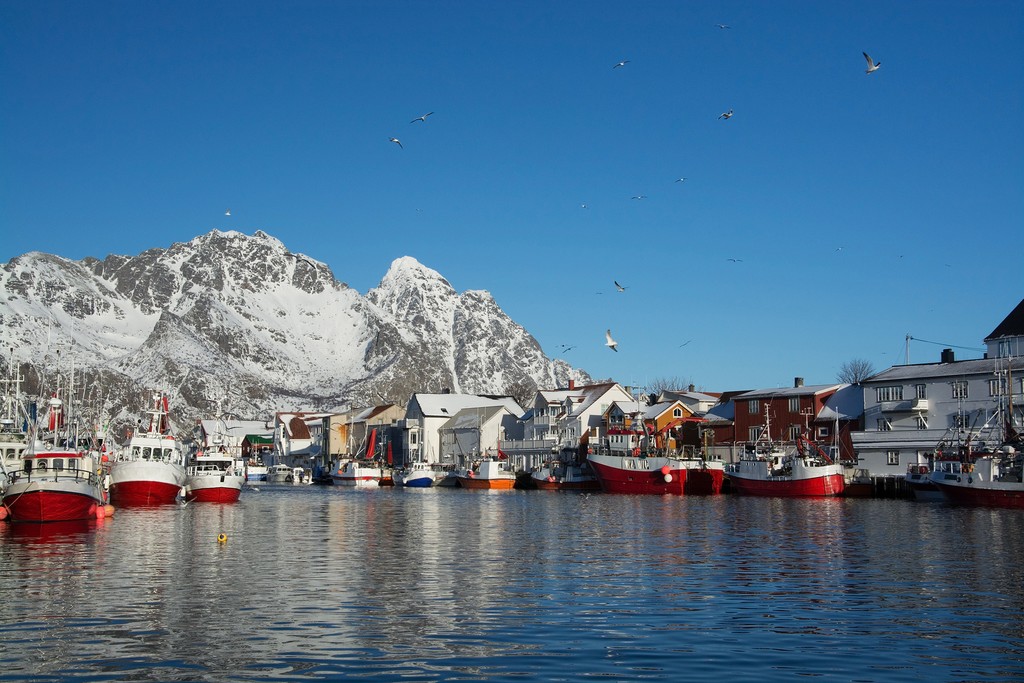 A quirky village with cozy cafés and local art galleries