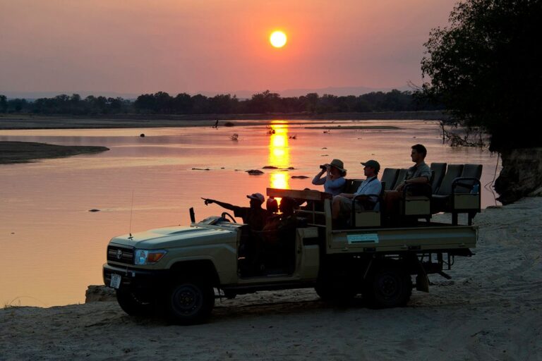 Highlights of Zambia: Victoria Falls & South Luangwa - 7 Days