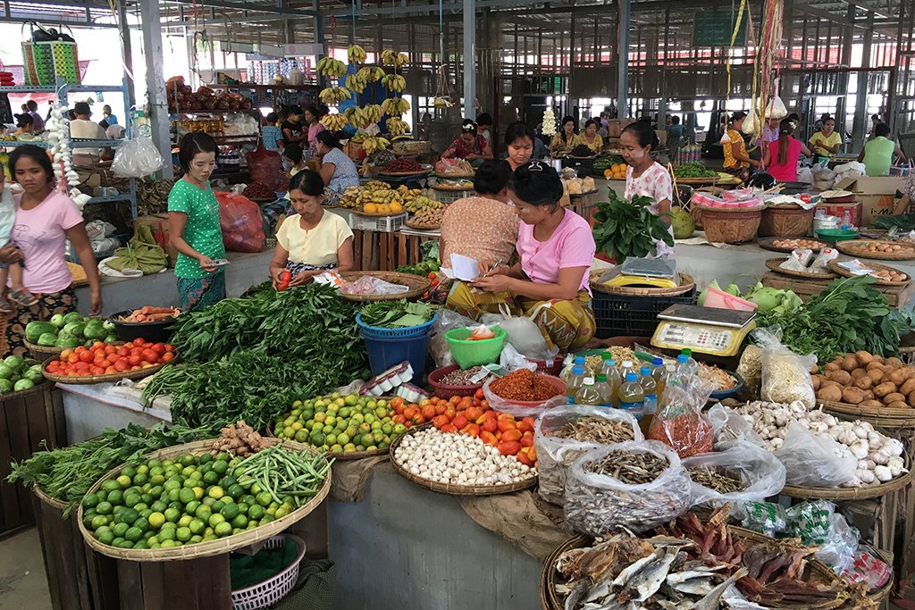 Local market in New Bagan