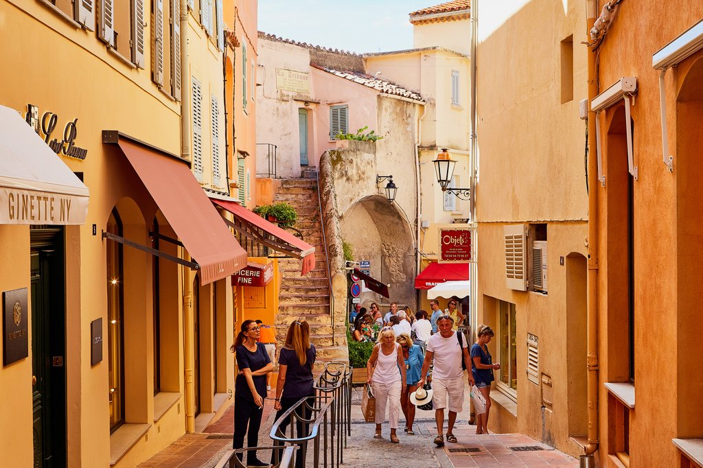 Shopping street in Saint Tropez