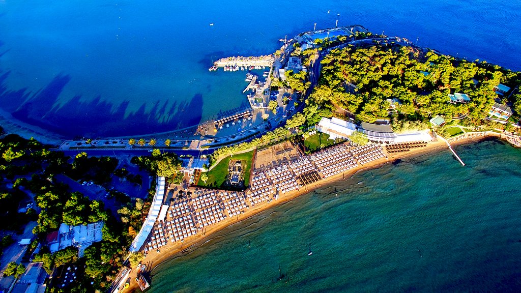 Vouliagmeni resort area