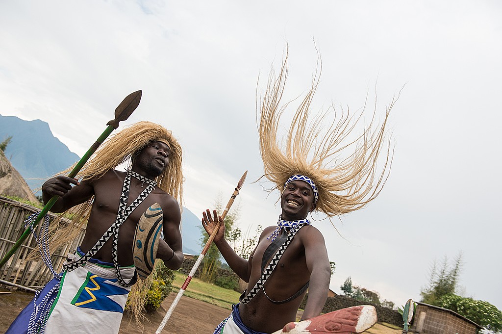 Dancers performing in Ibyi Iwacu