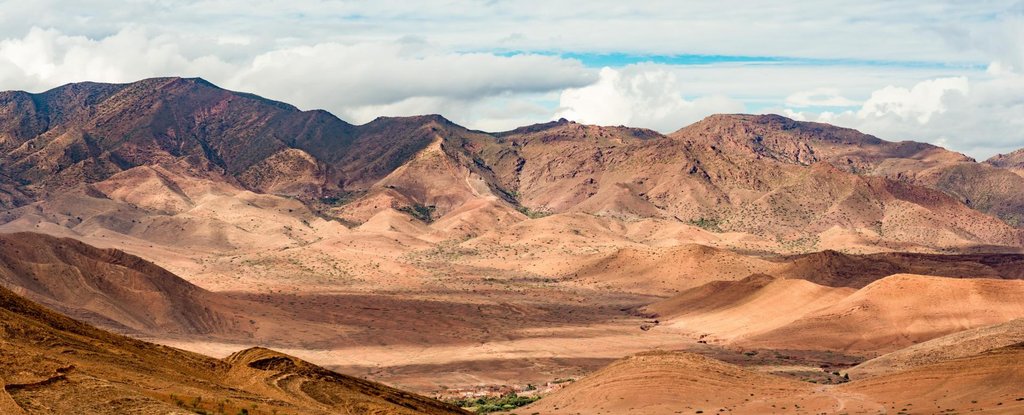 Anti-Atlas Mountains on the way to Taznakht