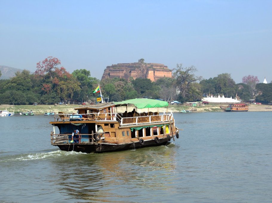 Irrawady River cruise