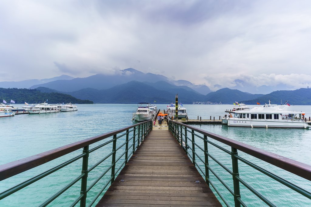Boating or cycling trip at Sun Moon Lake