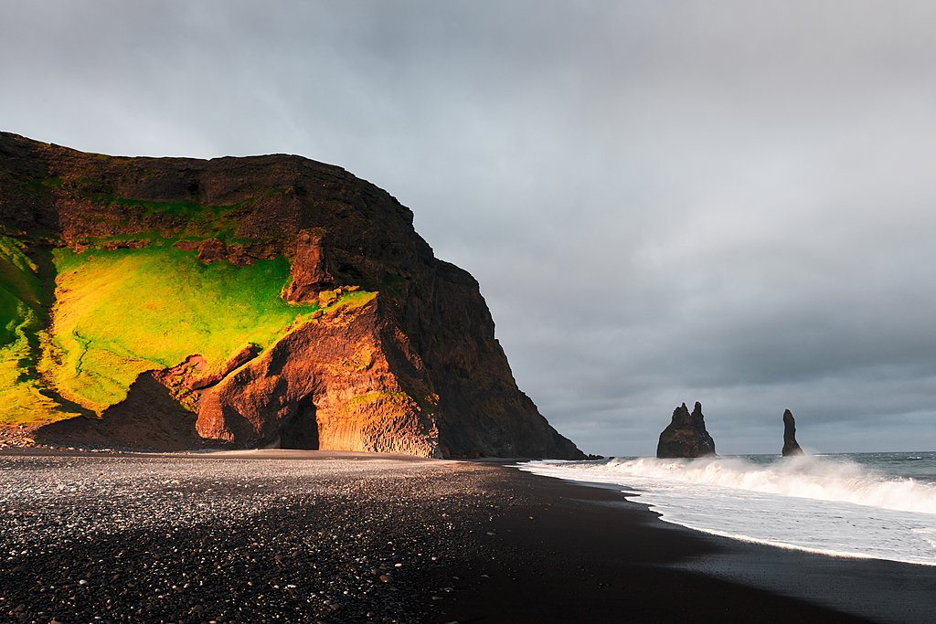 A famous black sand beach near the town of Vik