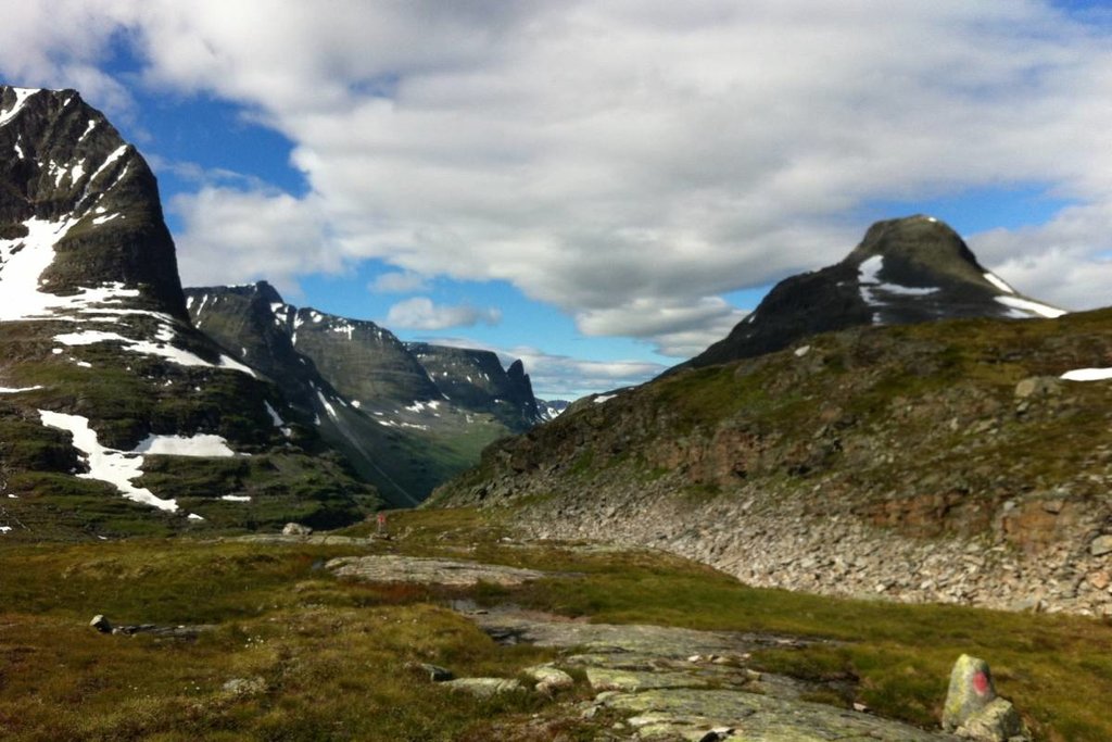 Looking over Innerdalen from Trollheimsporten