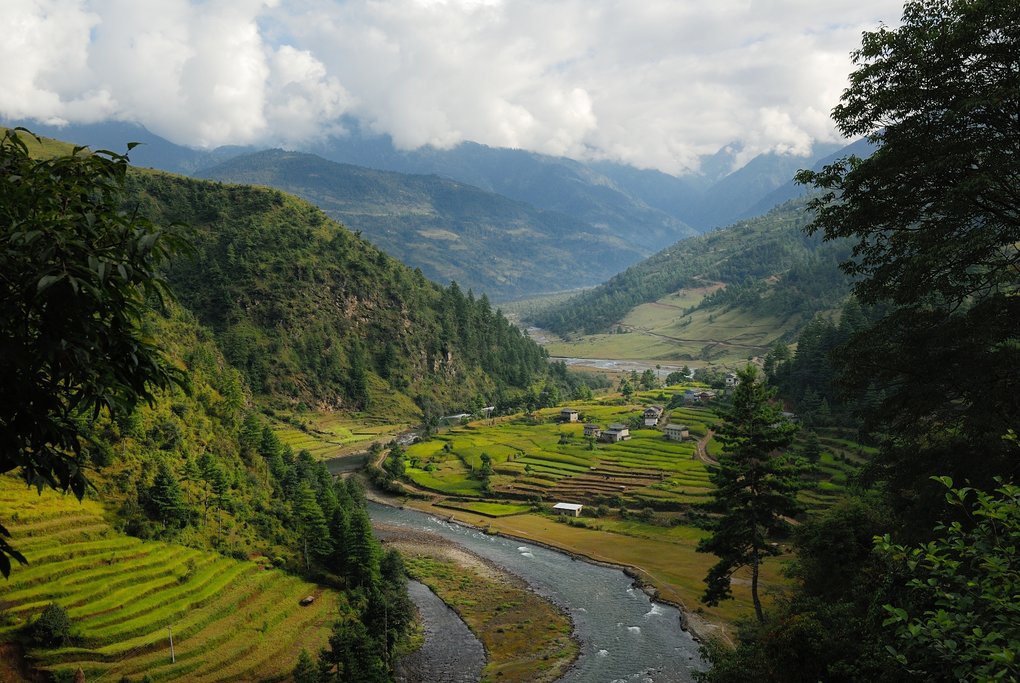 Shivalaya village with Khimti Khola Rive