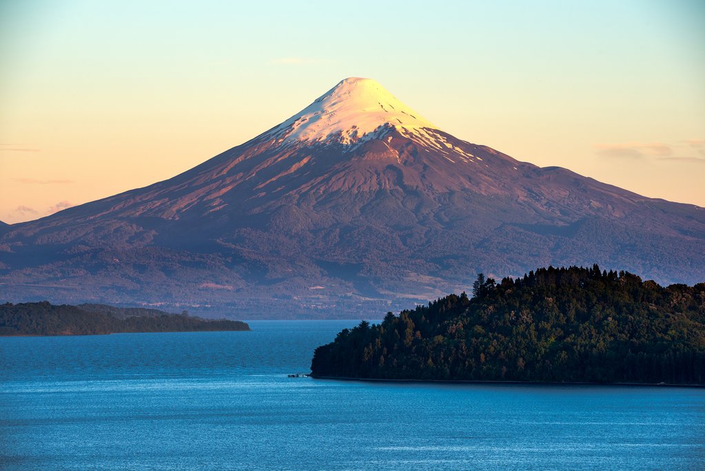 Lago Llanquihue and Volcano Osorno