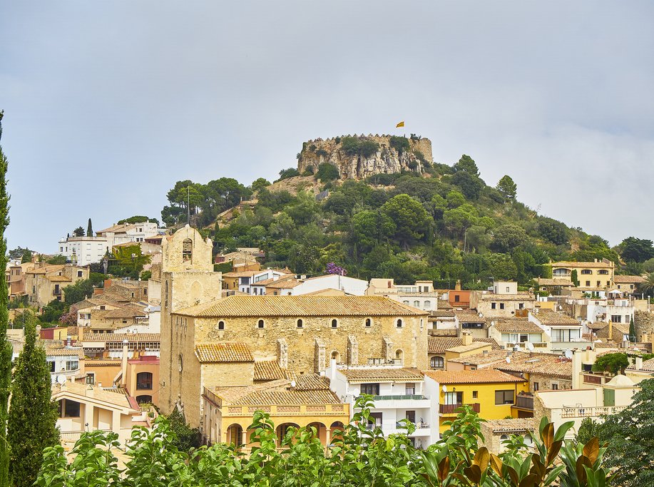 Begur's hillside setting