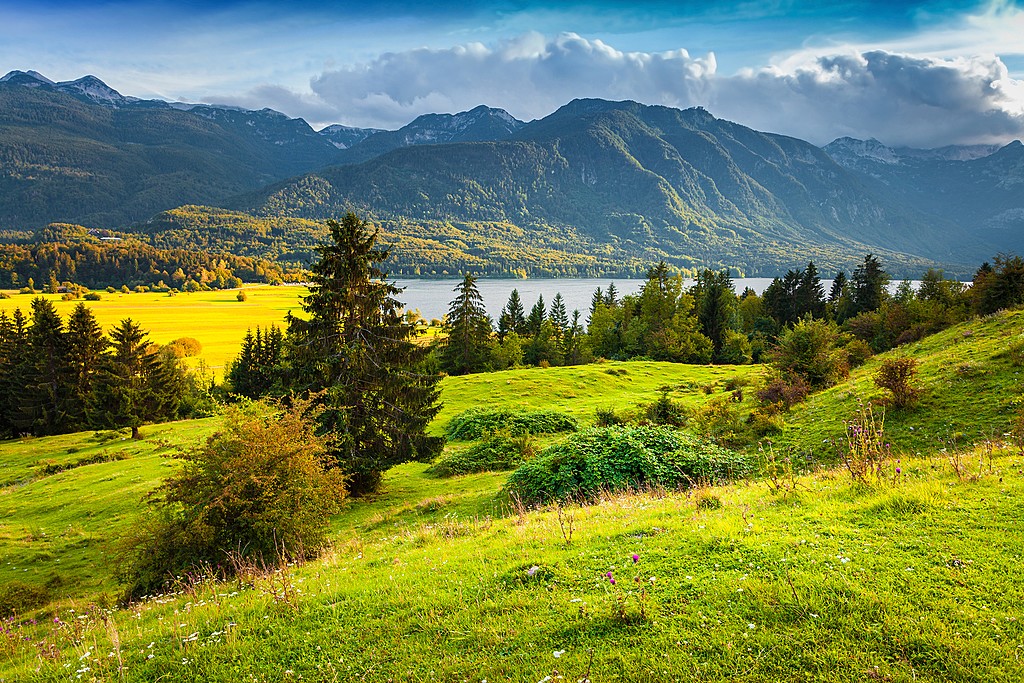 The lake's scenic surroundings