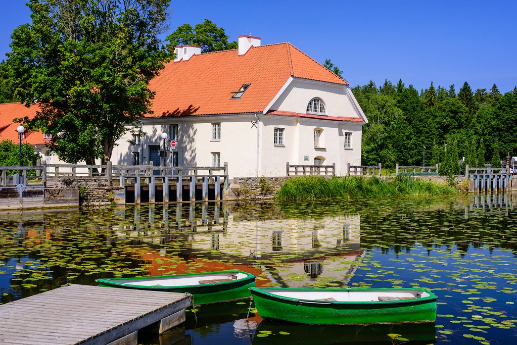 Relax in a country manor in Estonia