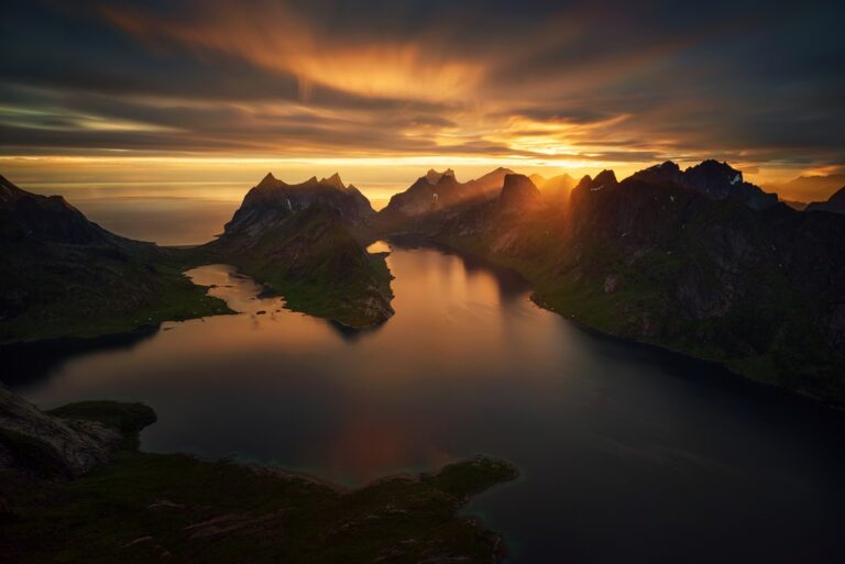 Summer Road Trip: Midnight Sun in Norways Arctic - 14 Days
