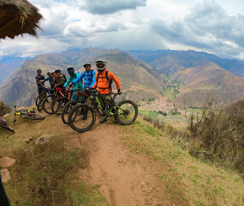 Trailhead above the Sacred Valley