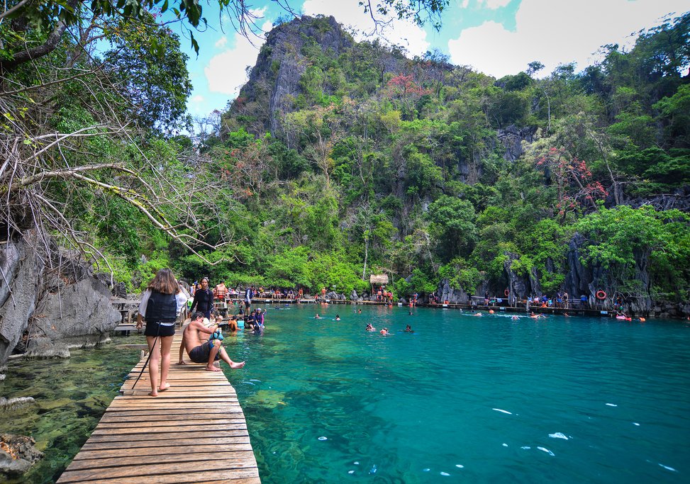 People swimming in Barracuda Lake