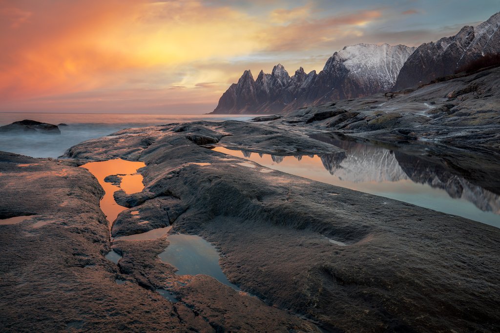 An early winter sunset in Senja