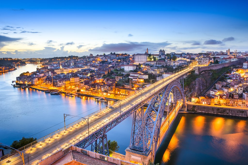 The flickering lights of Porto at dusk