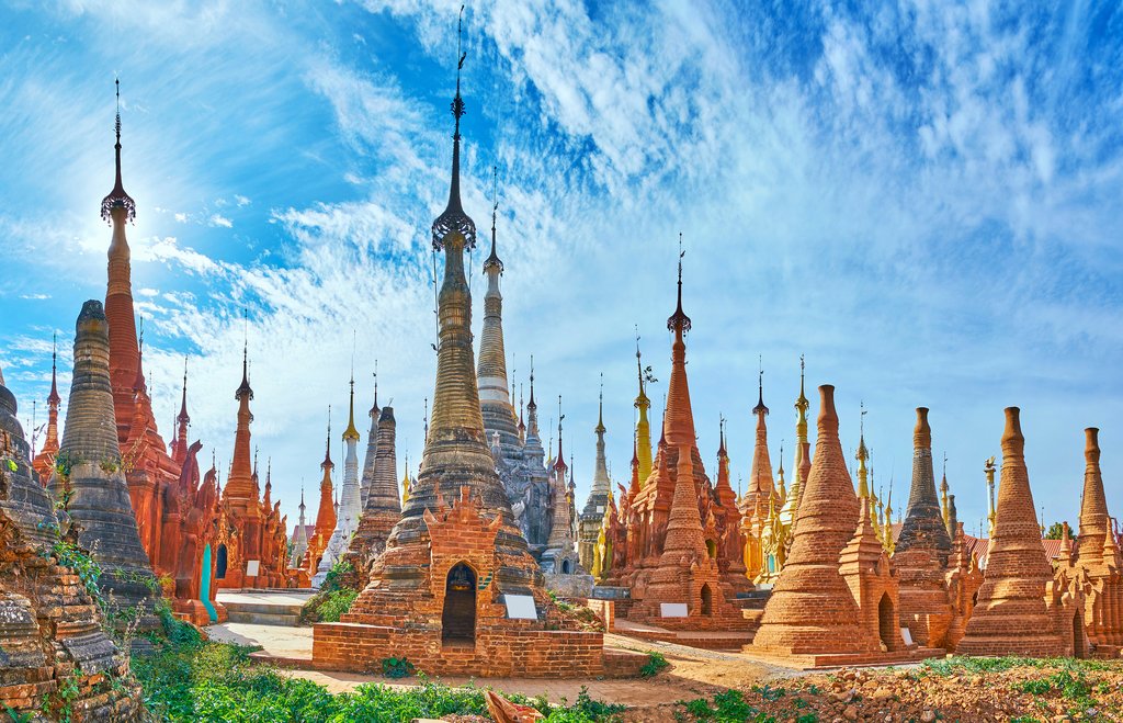 Rows of small stupas at Shwe Inn Dein Pagoda