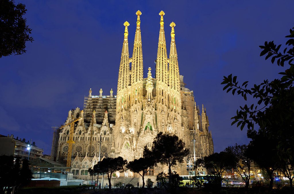 La Sagrada Familia  Cathedral outdoors