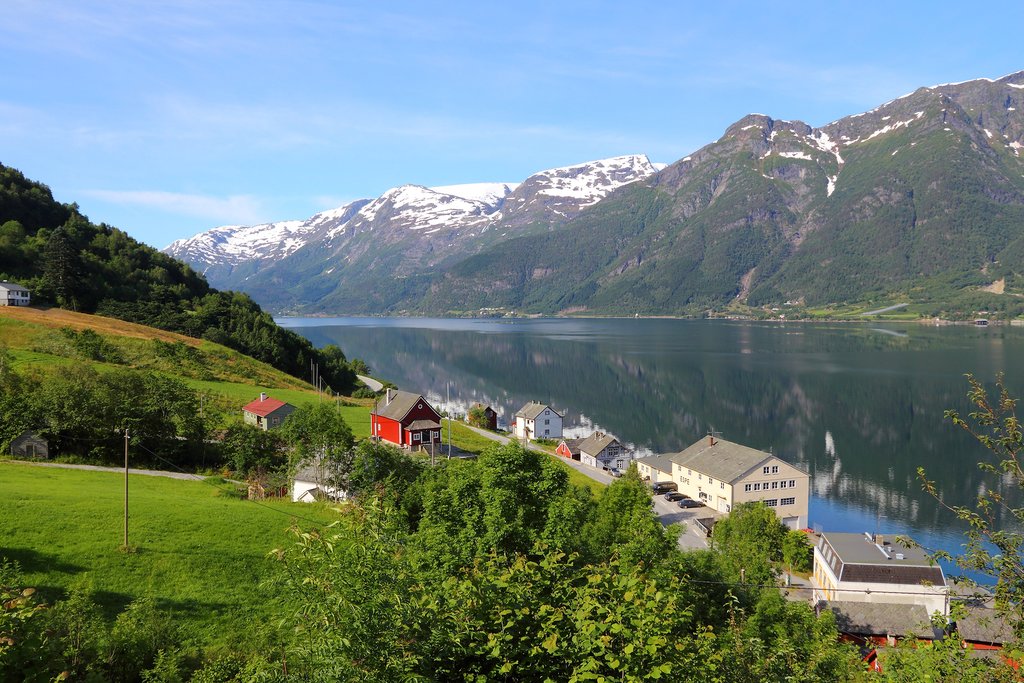 Explore villages along the Hardangerfjord