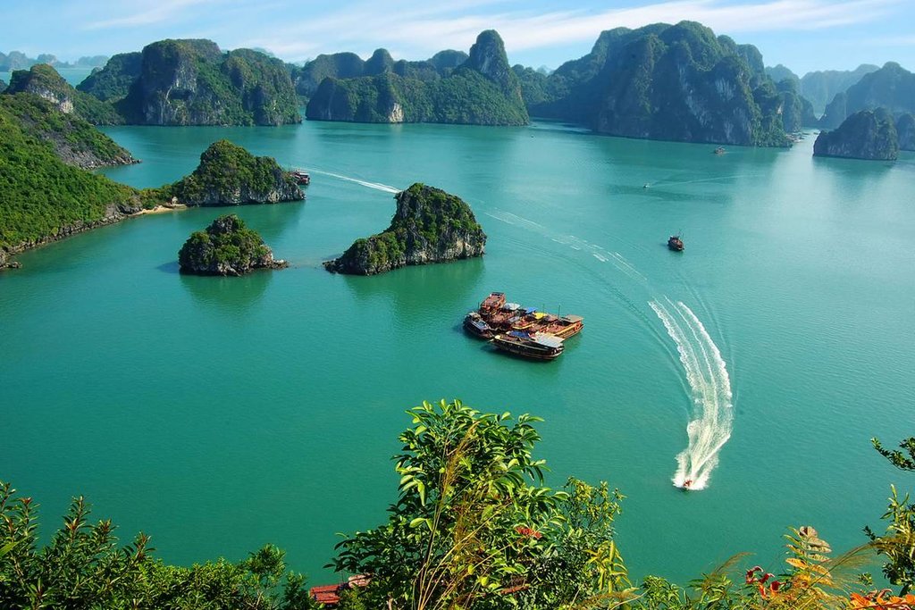 Overnight Cruise at Halong Bay!