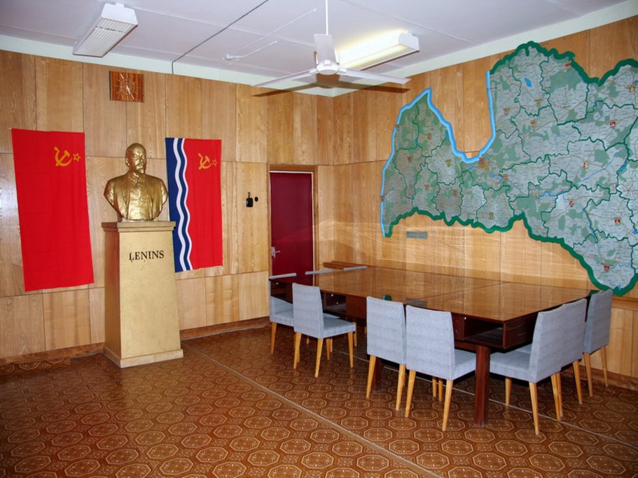 Tour a secret Soviet bunker