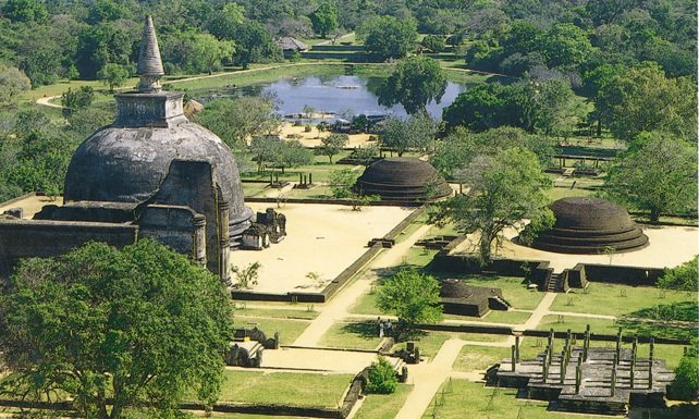 Polonnaruwa's Gal Vihara Temple Complex