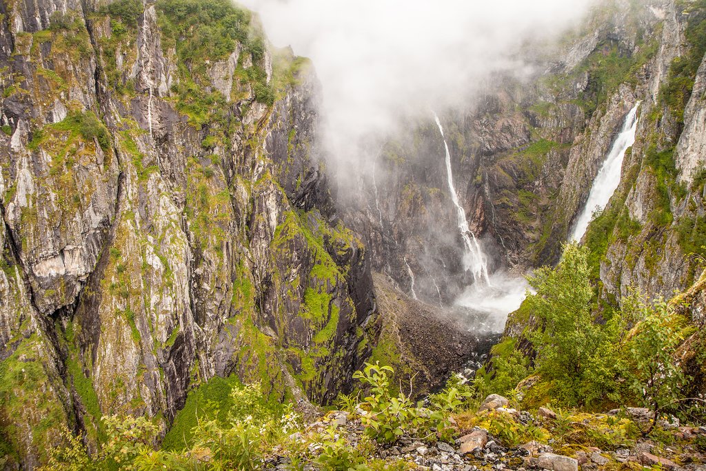 Take a stop on the way to Haugastøl to see the Vøringfossen waterfall.