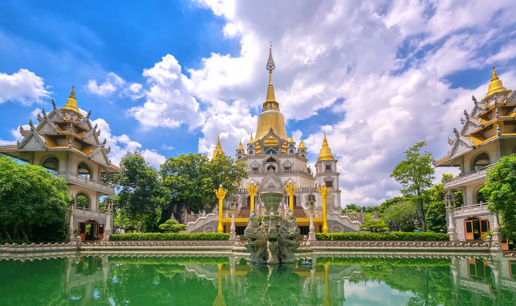 Buu Long Pagoda