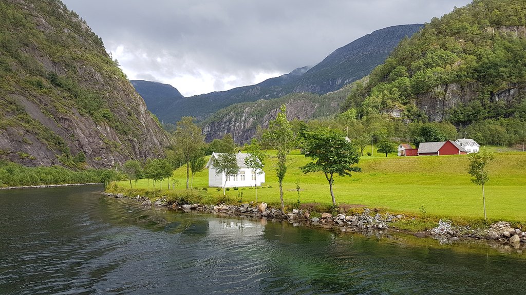 Sail through the Osterfjorden