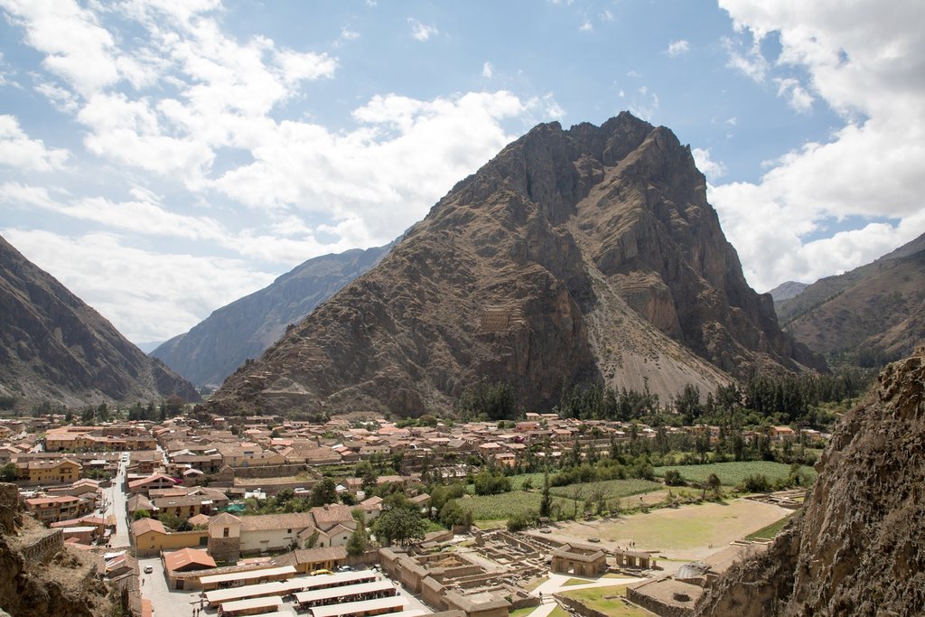 Ollantaytambo village and Pinkuylluna Mountain