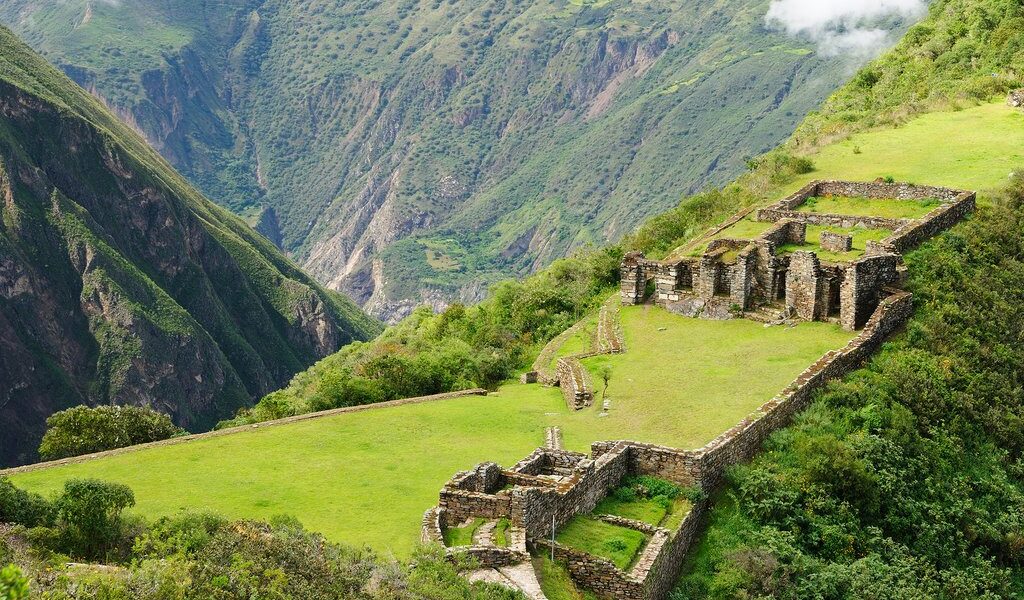 Peru, Remote Spectacular The Inca Ruins Of Choquequirau Near Cuz