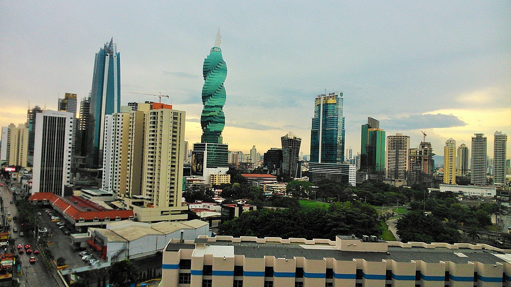 El tornillo in the modern city